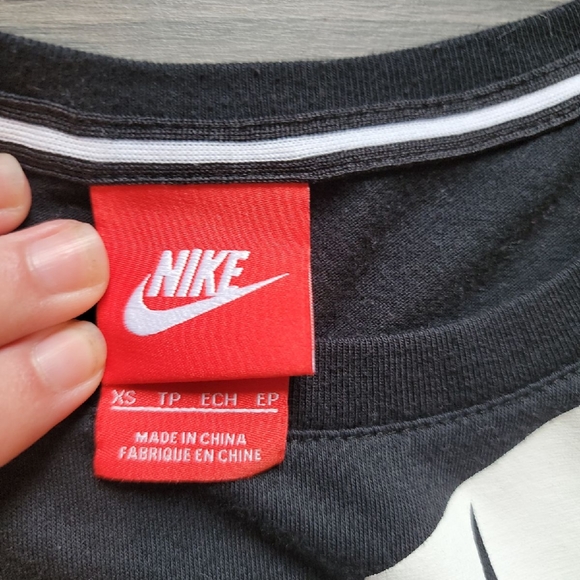 SOLD Nike Long Sleeve - Picture 2 of 2